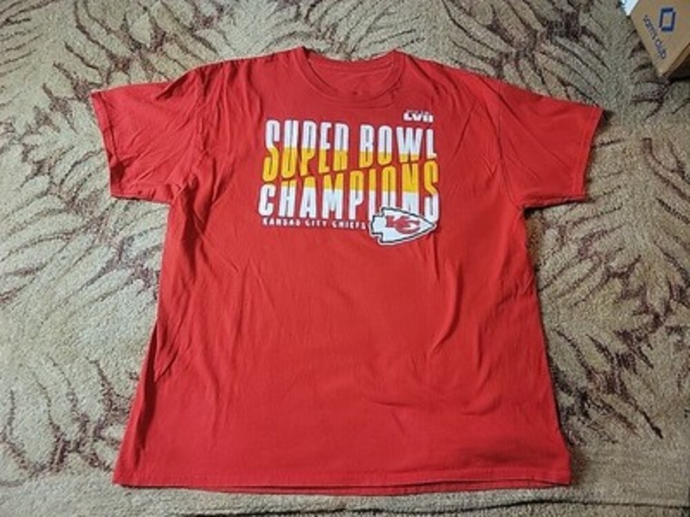 Kansas City Chiefs Men’s T Shirt XL Super Bowl LVII 2023 Short Sleeve  NFL Red